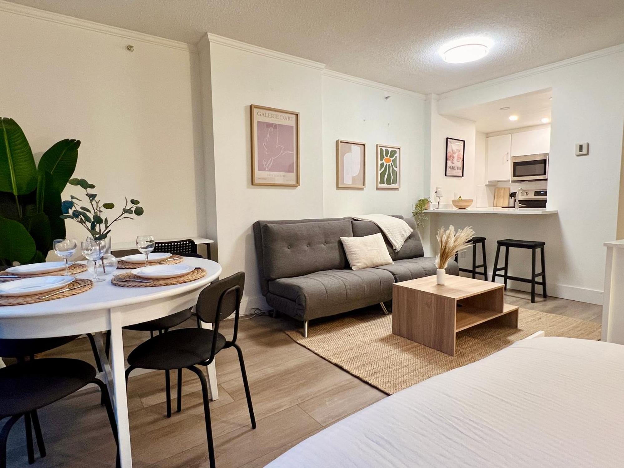 Stunning Skyline Views In A Cozy And Stylish Abode Apartment Vancouver Exterior photo